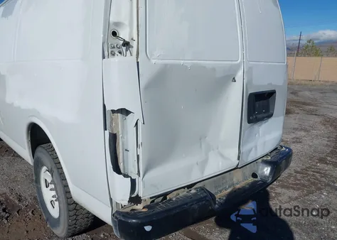 2019 Chevrolet Express 2500 Work Van из США, поврежденный, VIN 1GCWGAF11K1228565